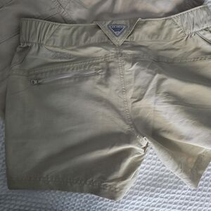 Boundle Columbia Khaki Adventure Shorts